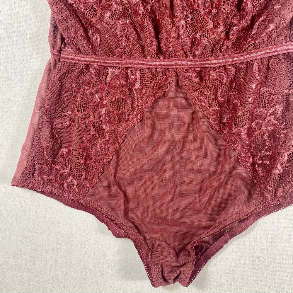 Marilyn Monroe Burgundy Cinnamon Sheer Lace One Piece Bodysuit M Floral Button - Picture 5 of 11